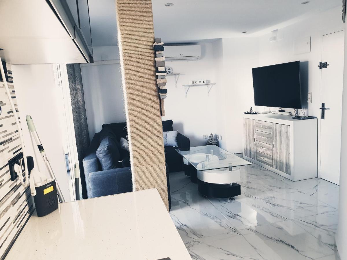 Beachside Apartment In Торевьиа Экстерьер фото