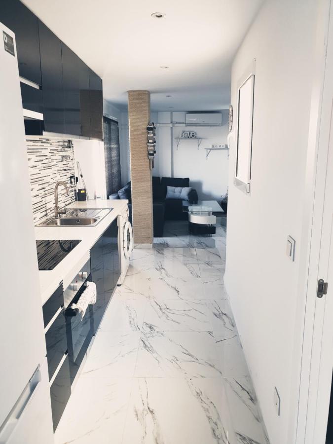 Beachside Apartment In Торевьиа Экстерьер фото