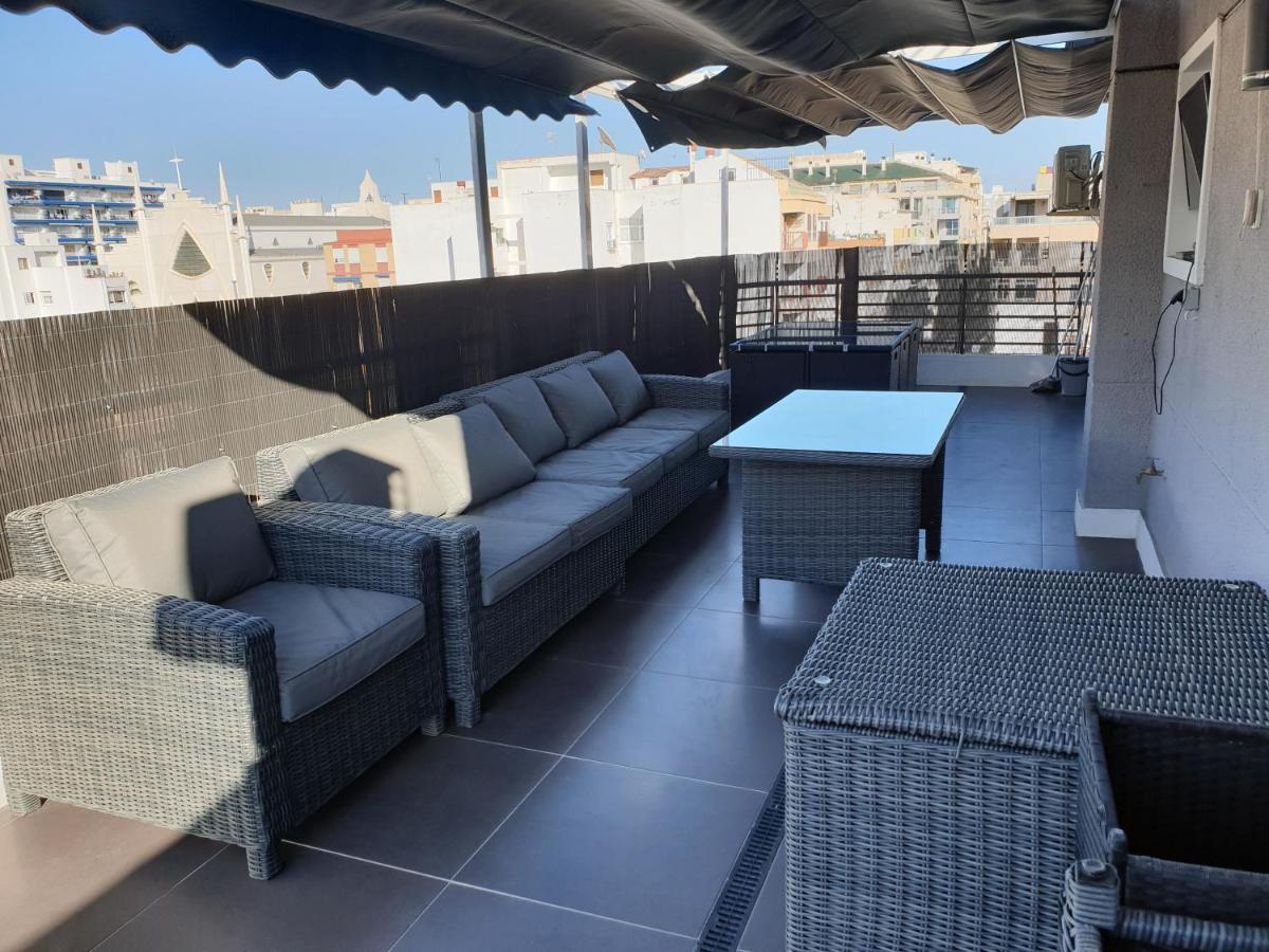 Beachside Apartment In Торевьиа Экстерьер фото