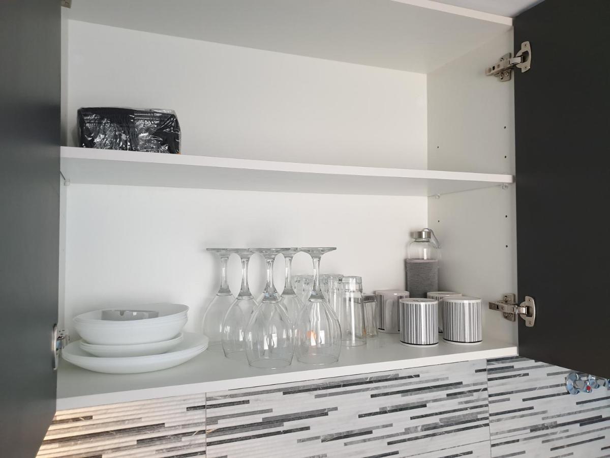 Beachside Apartment In Торевьиа Экстерьер фото